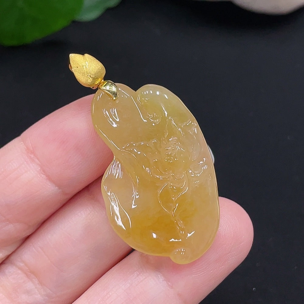 Jadeite Lotus Pendant 18K Gold Total Weight Approx. 7.5g (Color Origin Undetermined)