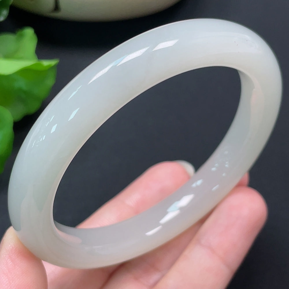 HKHQ Hetian Jade round bracelet, 59.2mm size, approx. 54g, featuring smooth polished jade beads on a stylish bracelet.