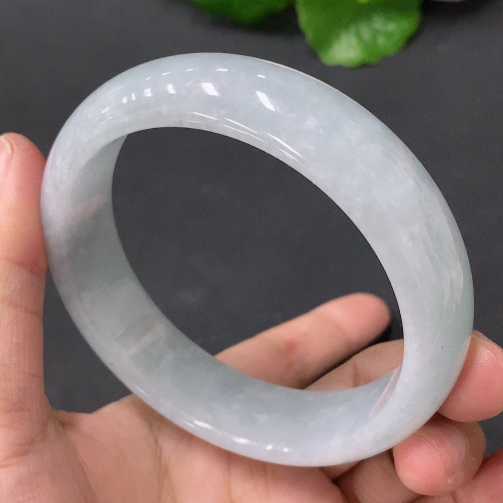 Jadeite Round Bracelet Size 58.5 Total Weight 67.967g