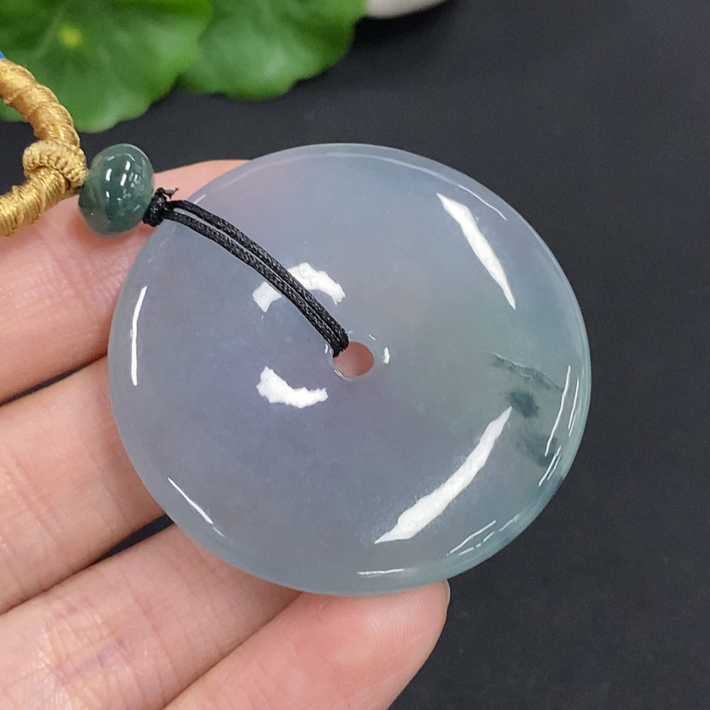 Jadeite Peace Knot, total weight including rope approximately 32.1g
