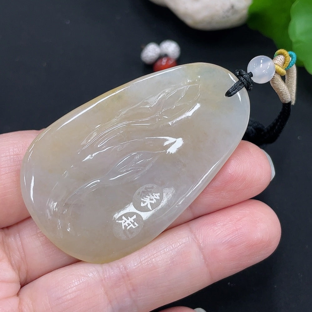 Jadeite Lotus Leaf Fish Pendant with Non-A Grade Beads, Total Weight Approximately 20.57g