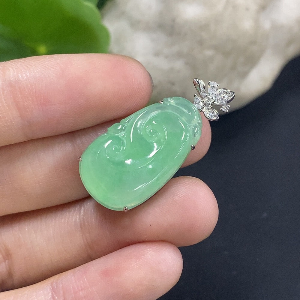 Jadeite Ruyi Inlaid Pendant 18K Gold Total Weight Approx. 5.1g (with Diamond Accents)
