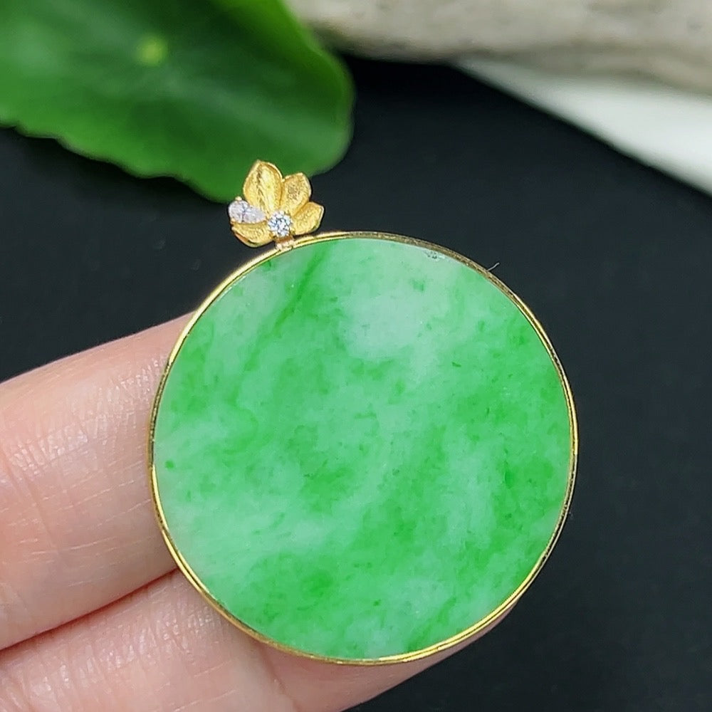Jadeite plain pendant necklace with 18K non-diamond setting, featuring a smooth jadeite stone on a delicate chain.
