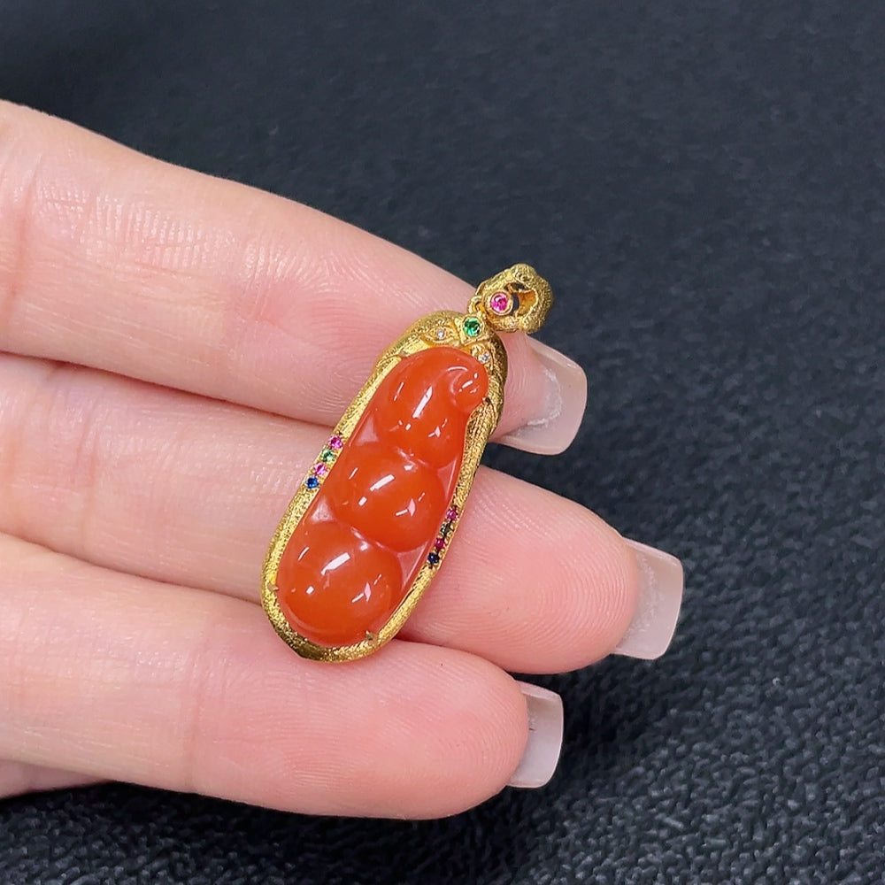 18K Red Agate Pendant, Total Weight Approx. 3.19g