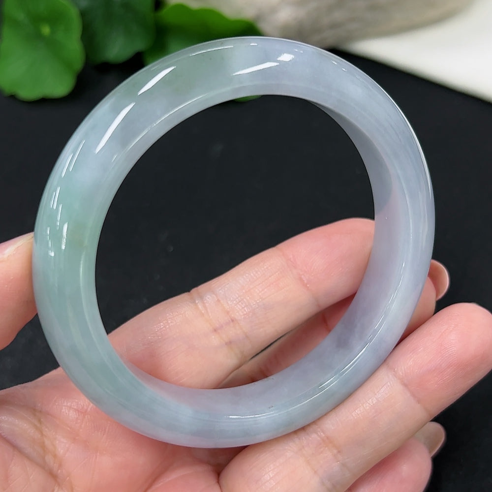 Jadeite round bracelet with 56.1mm size, weighing approximately 59.2g, featuring polished green jade beads, by HKHQ.