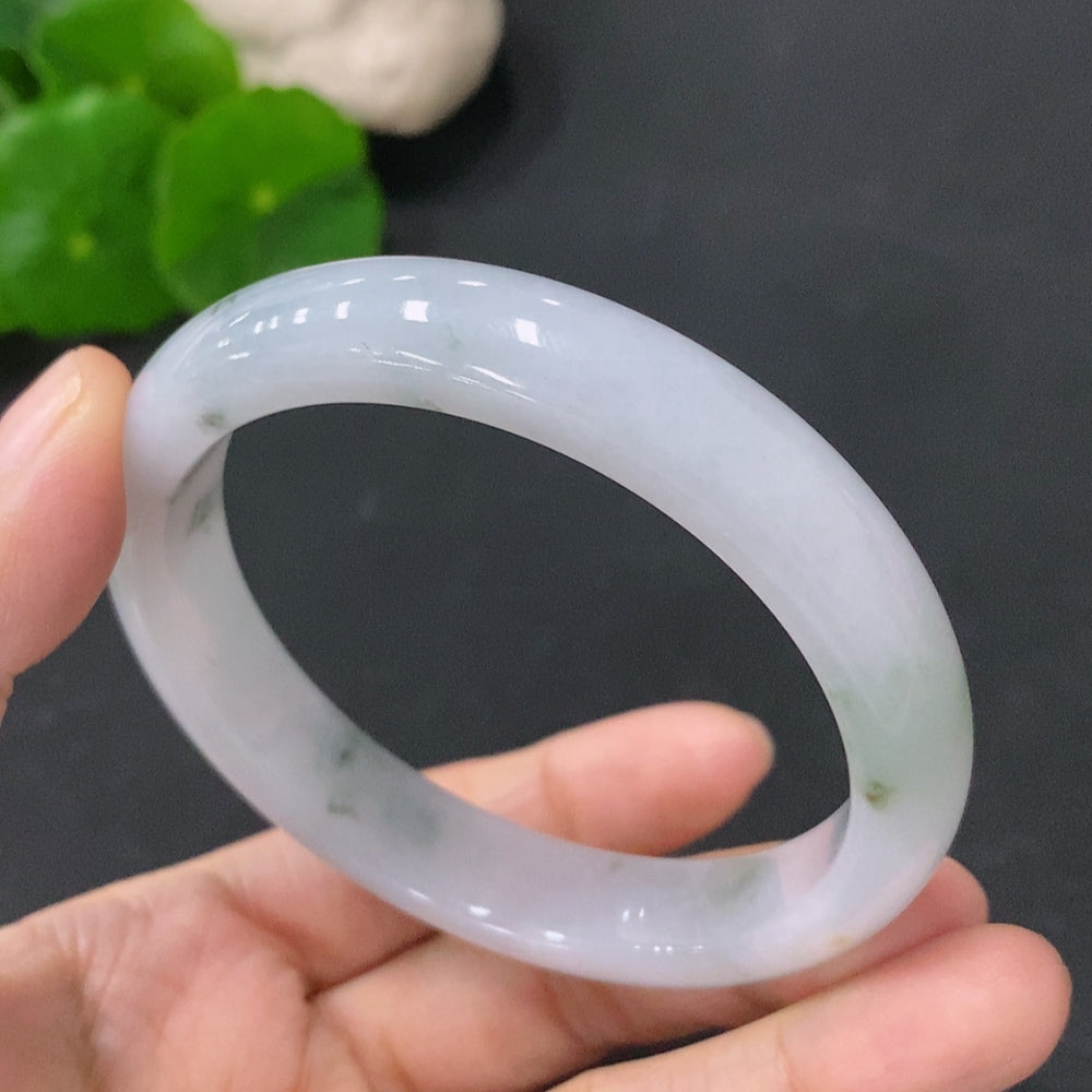 Jadeite Round Bangle 55.5mm (Approx. 47.3g)