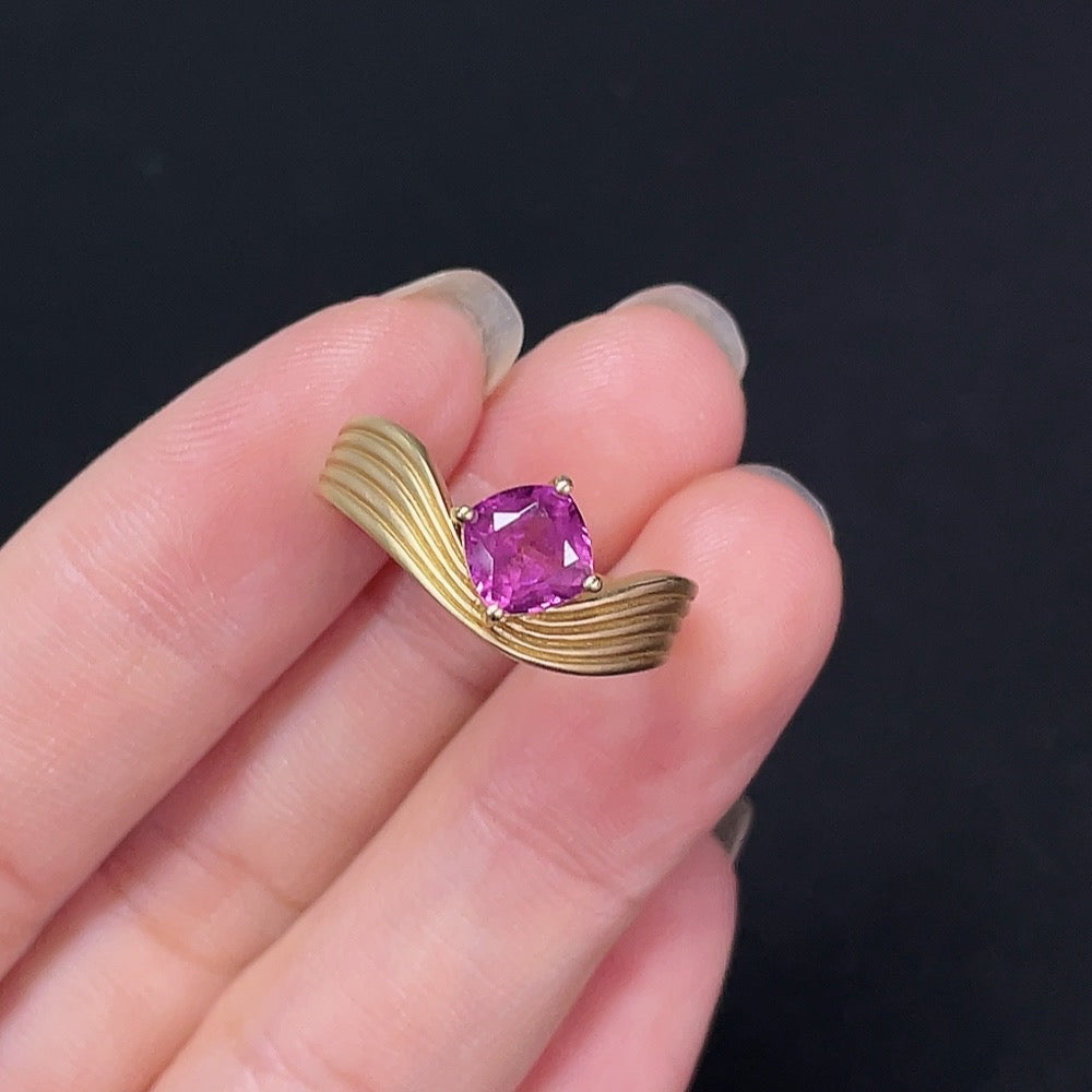 Garnet Inlaid Ring 18k Gold Size 16 Total Weight Approx. 3.39g