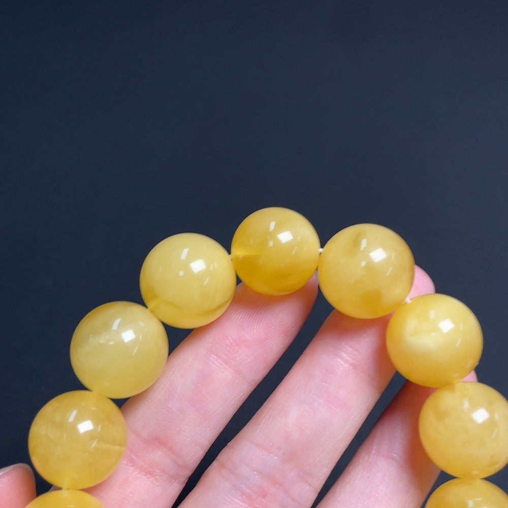 Amber Beeswax Bracelet, Total Weight Approx. 29.21g, Size About 15.5mm