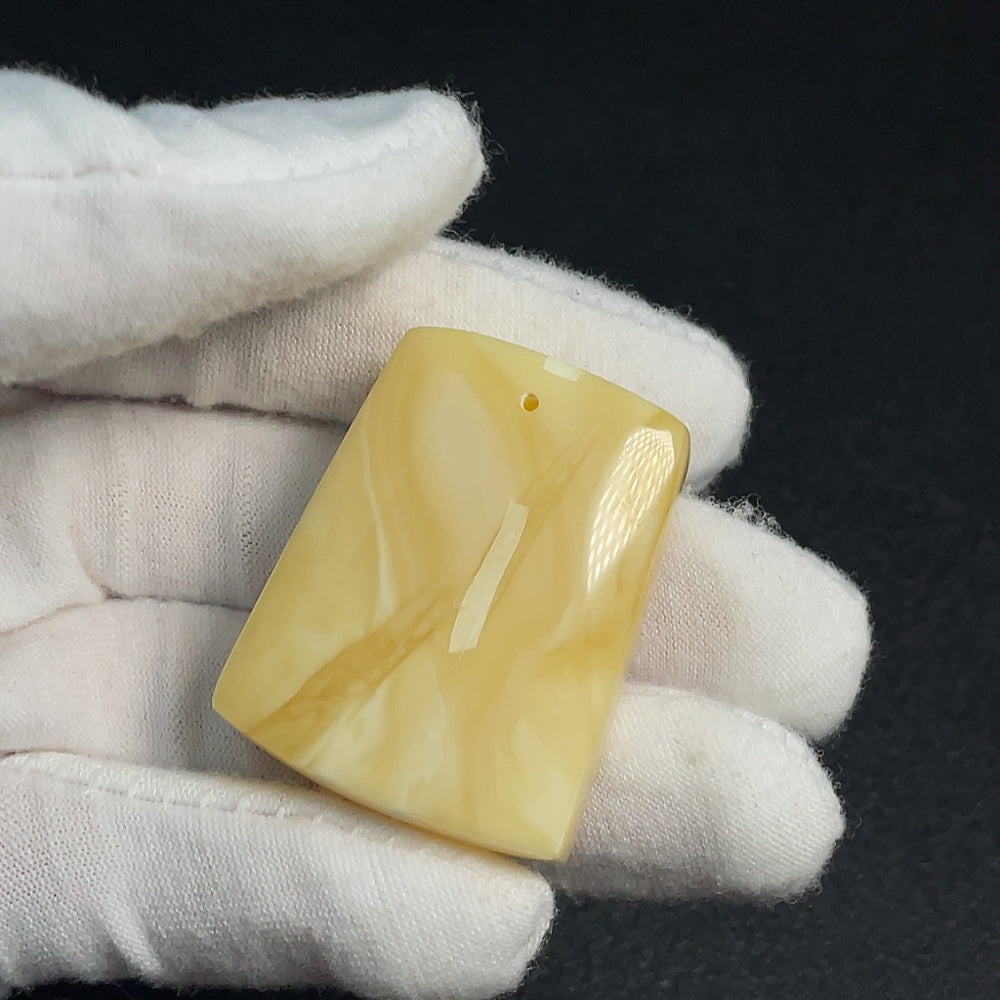 Amber Beeswax Pendant, Total Weight Approx. 10.42g