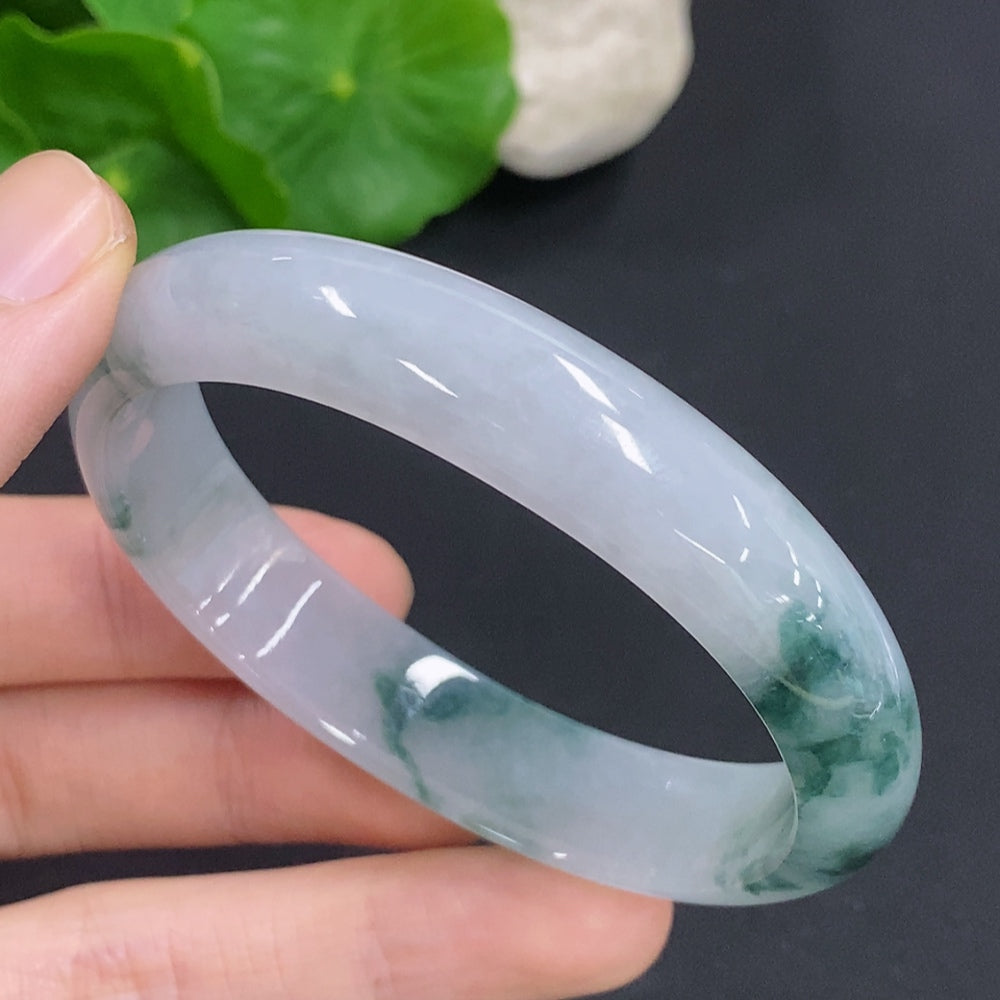 Jadeite Concubine bracelet by HKHQ with size 55.5/47.5, featuring smooth green jade stones and a total weight of 38g.