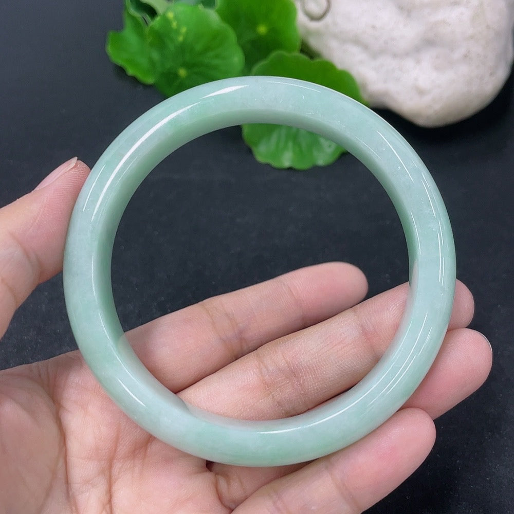 HKHQ jadeite round bracelet, 58mm size, crafted from green jade with a smooth polished finish and a total weight of 54.45g.