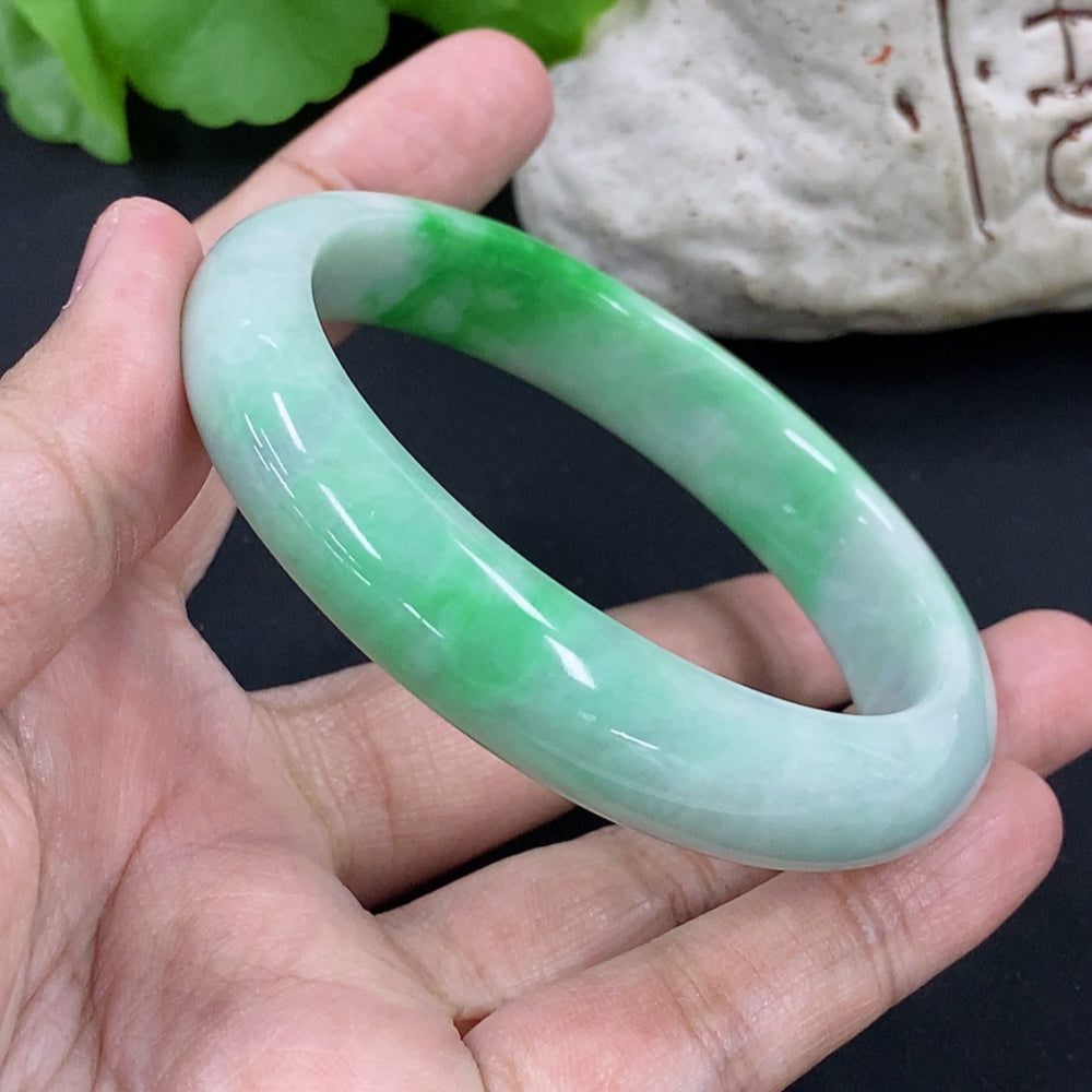 Jadeite round bracelet with natural green jade stones, HKHQ brand, weighs approximately 54.97g, size 56.9.