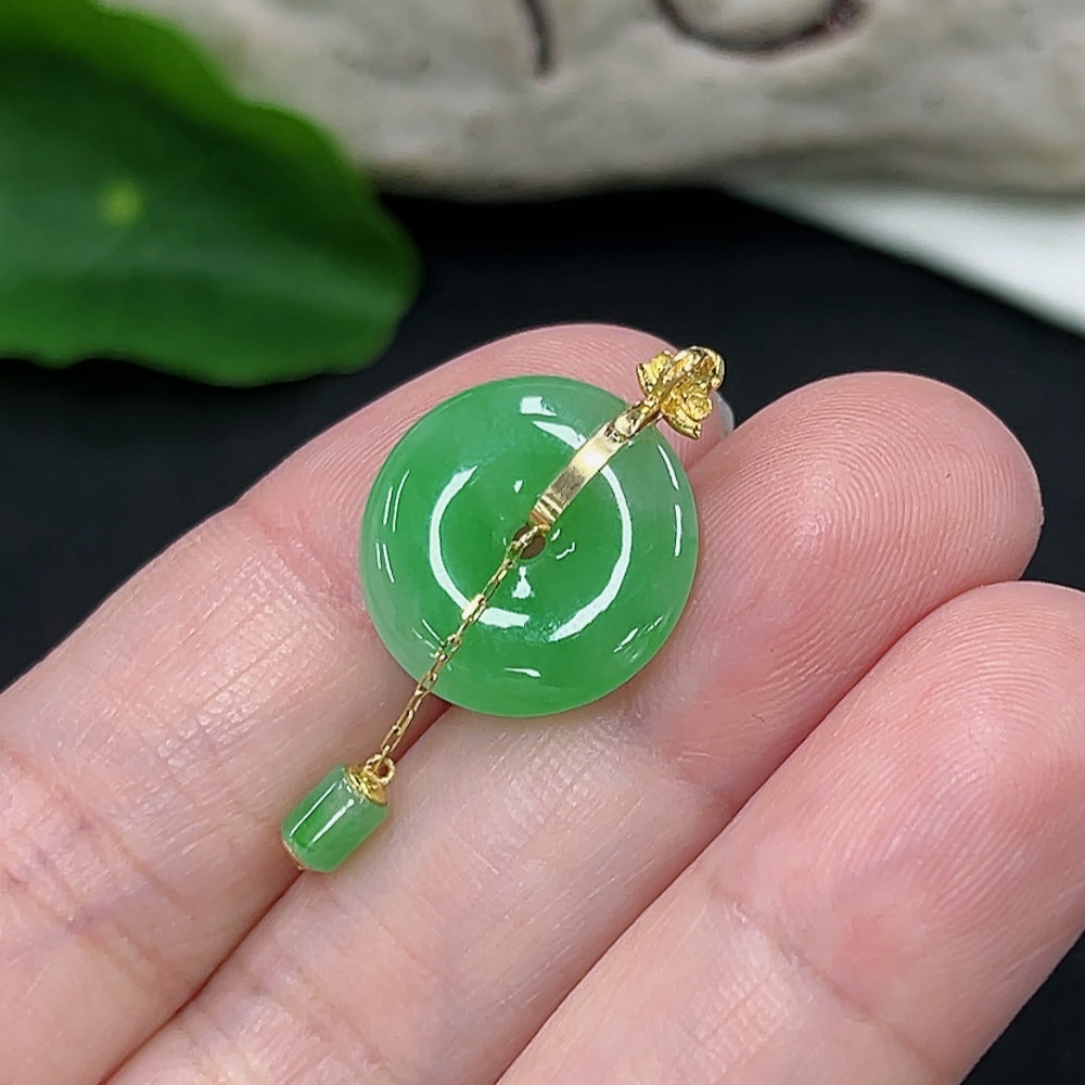 Jadeite Peace Knot Pendant 18K Gold