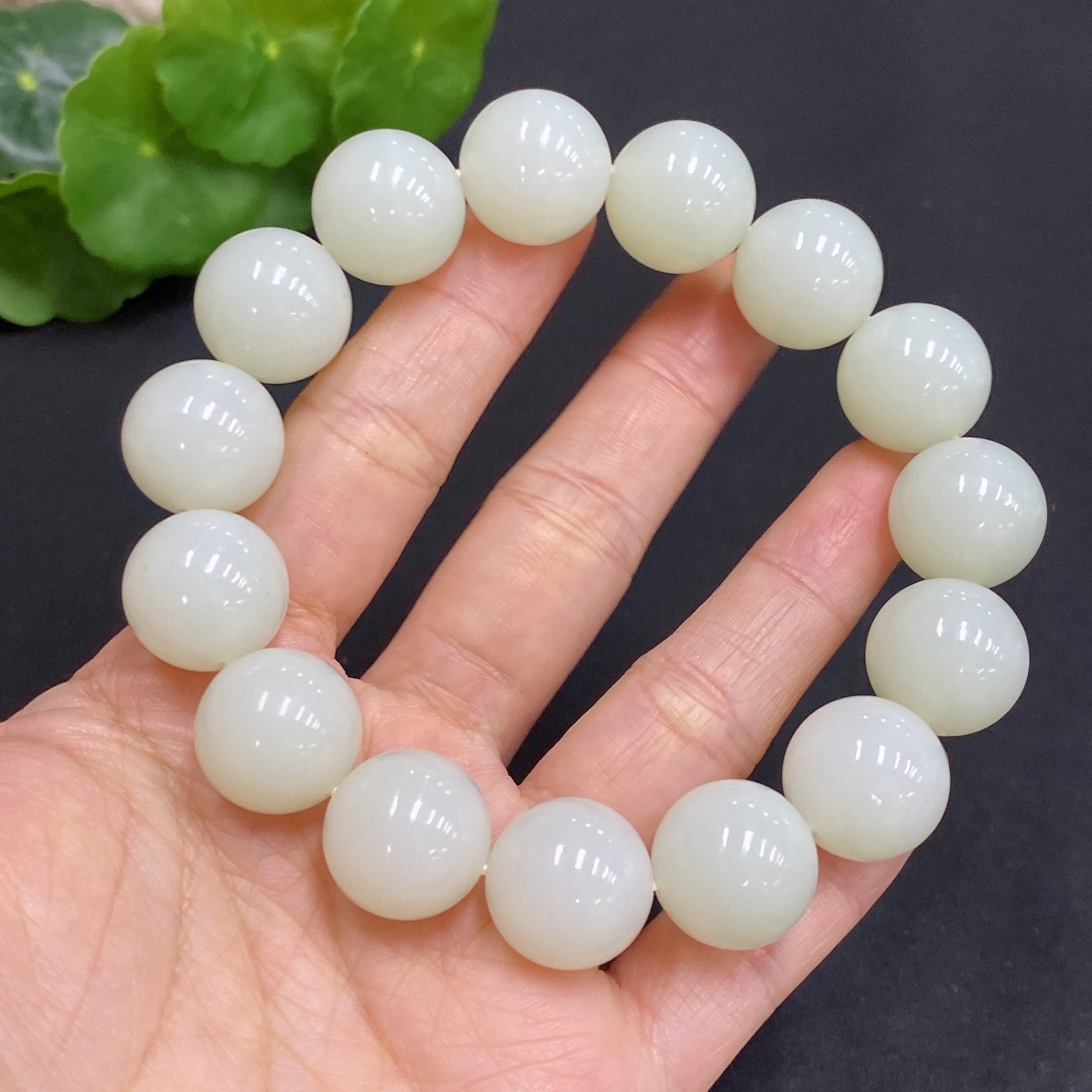Hetian Jade Bracelet    Approx. 14.8mm Beads    Total Weight Approx. 77.9g