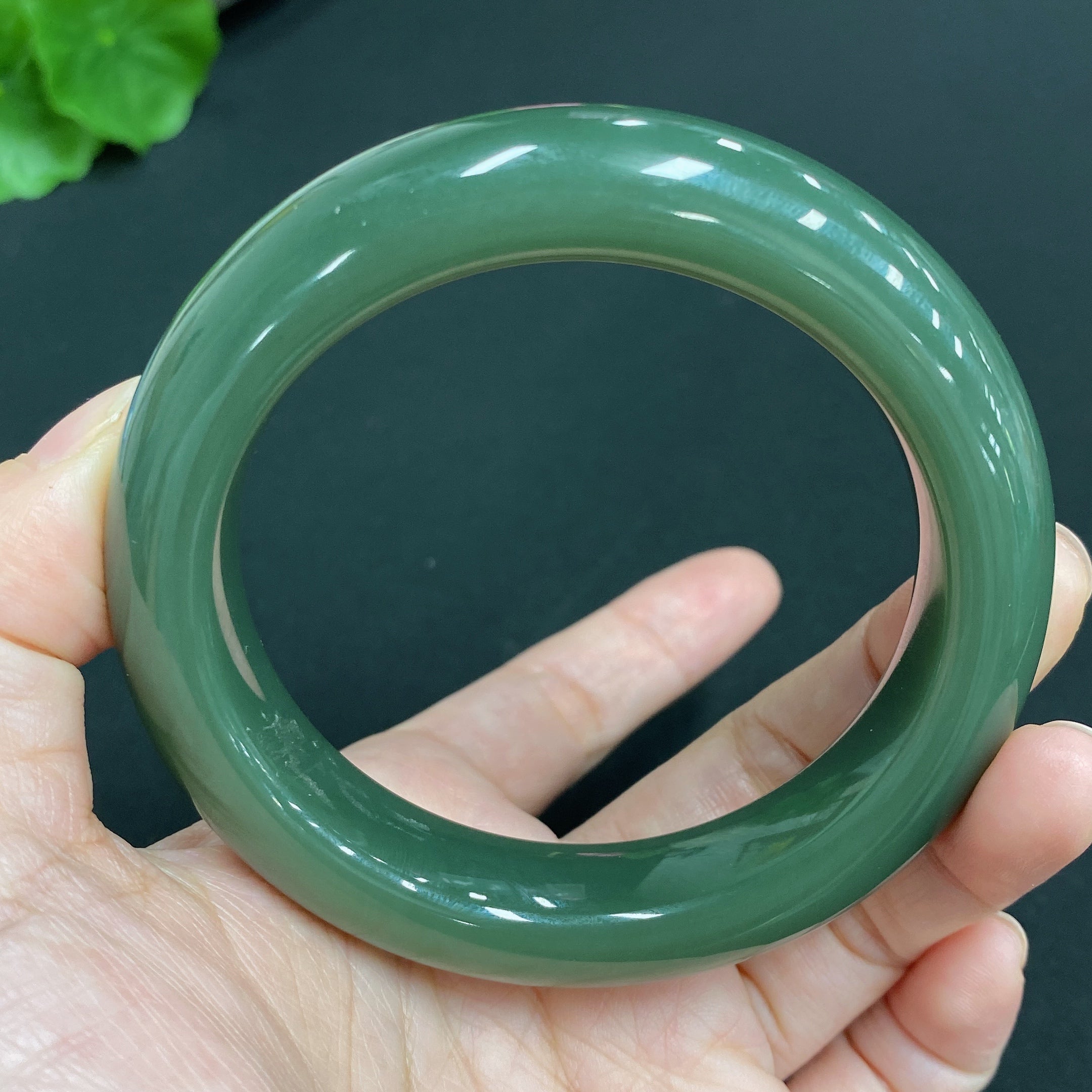 Hetian Jade Round Bracelet Size 56.8 Total Weight Approx. 76.3g