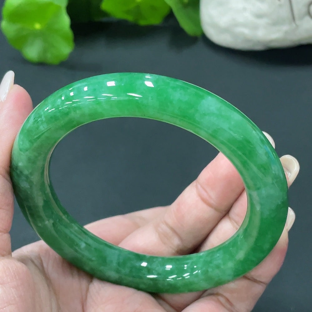 JadeiteRound Bangle 57.9 Circle Size Total Weight 75.174g [Total Value: $23,561 USD]