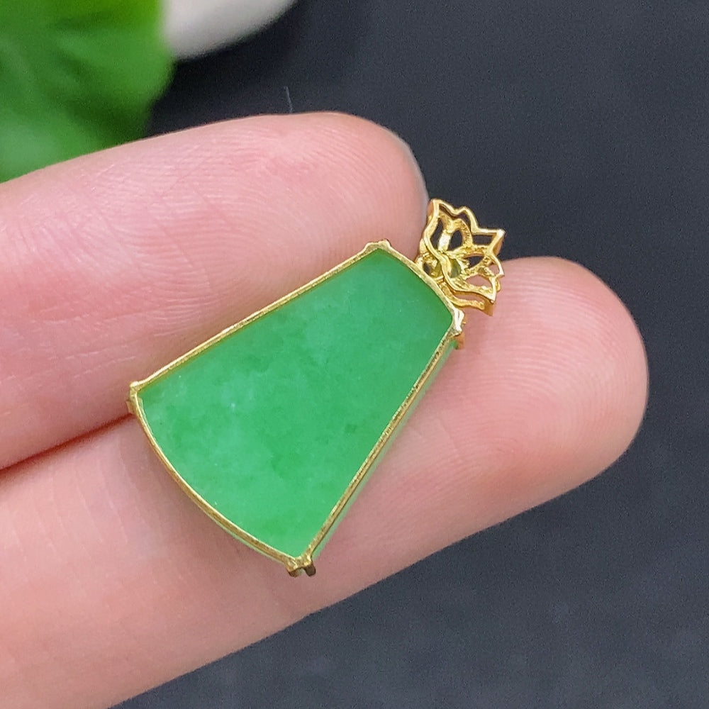 Jadeite Plain Pendant Necklace with 18K Gold, Total Weight Approx. 1.8g