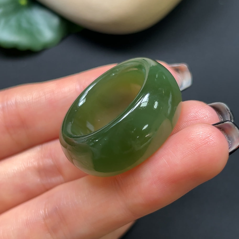 Hetian jade jewelry thimble, size 24, weighing approximately 14.37g, crafted by HKHQ with smooth, polished surface