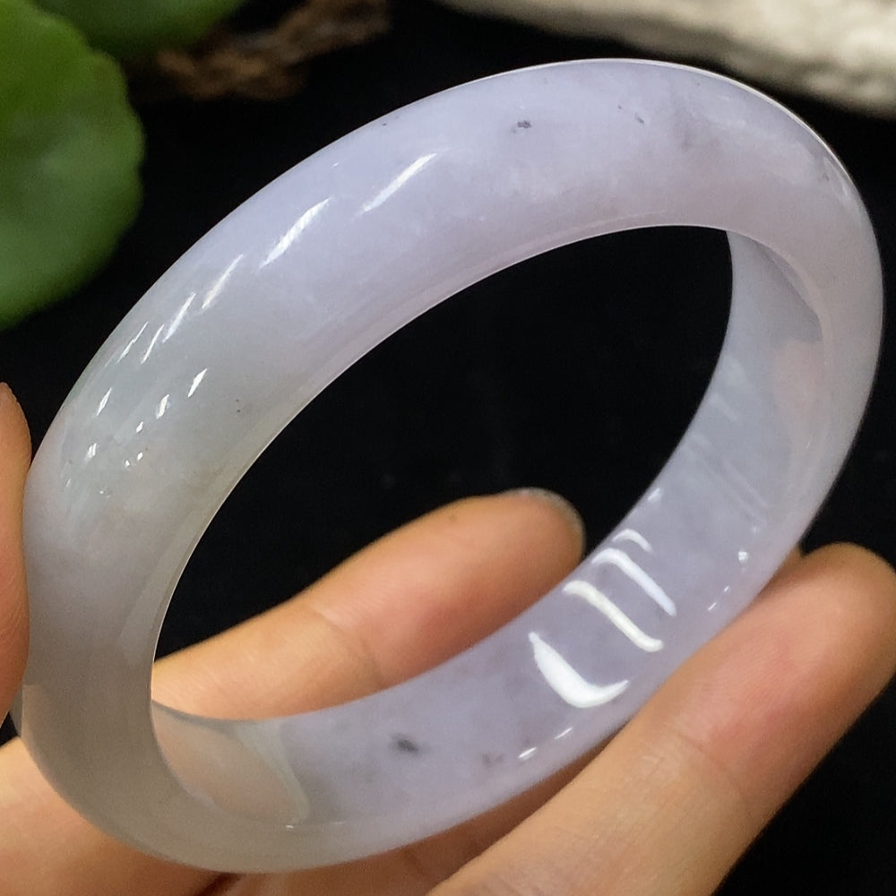 Jadeite Round Bangle, Size 56.4