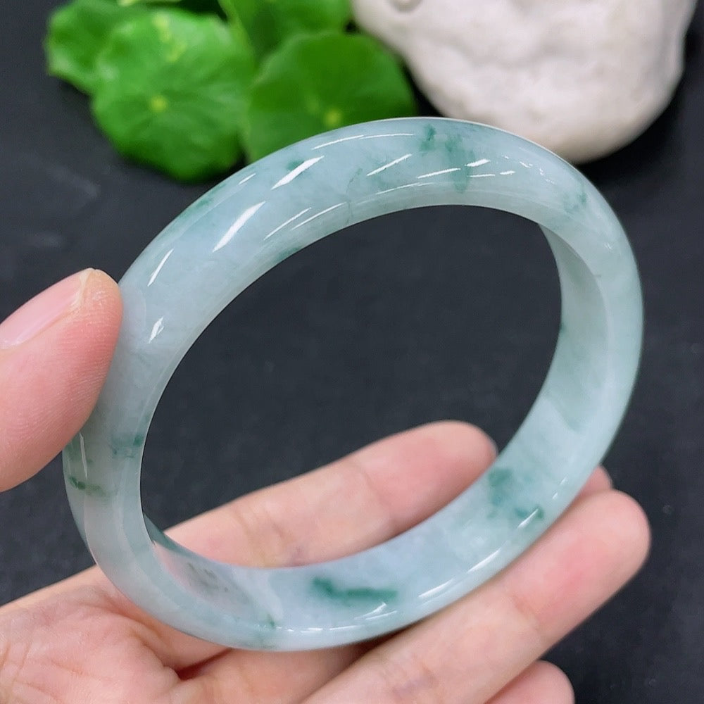 Jadeite round bracelet with a 59.5mm diameter and 48.05g weight, featuring smooth, polished jade beads from HKHQ.