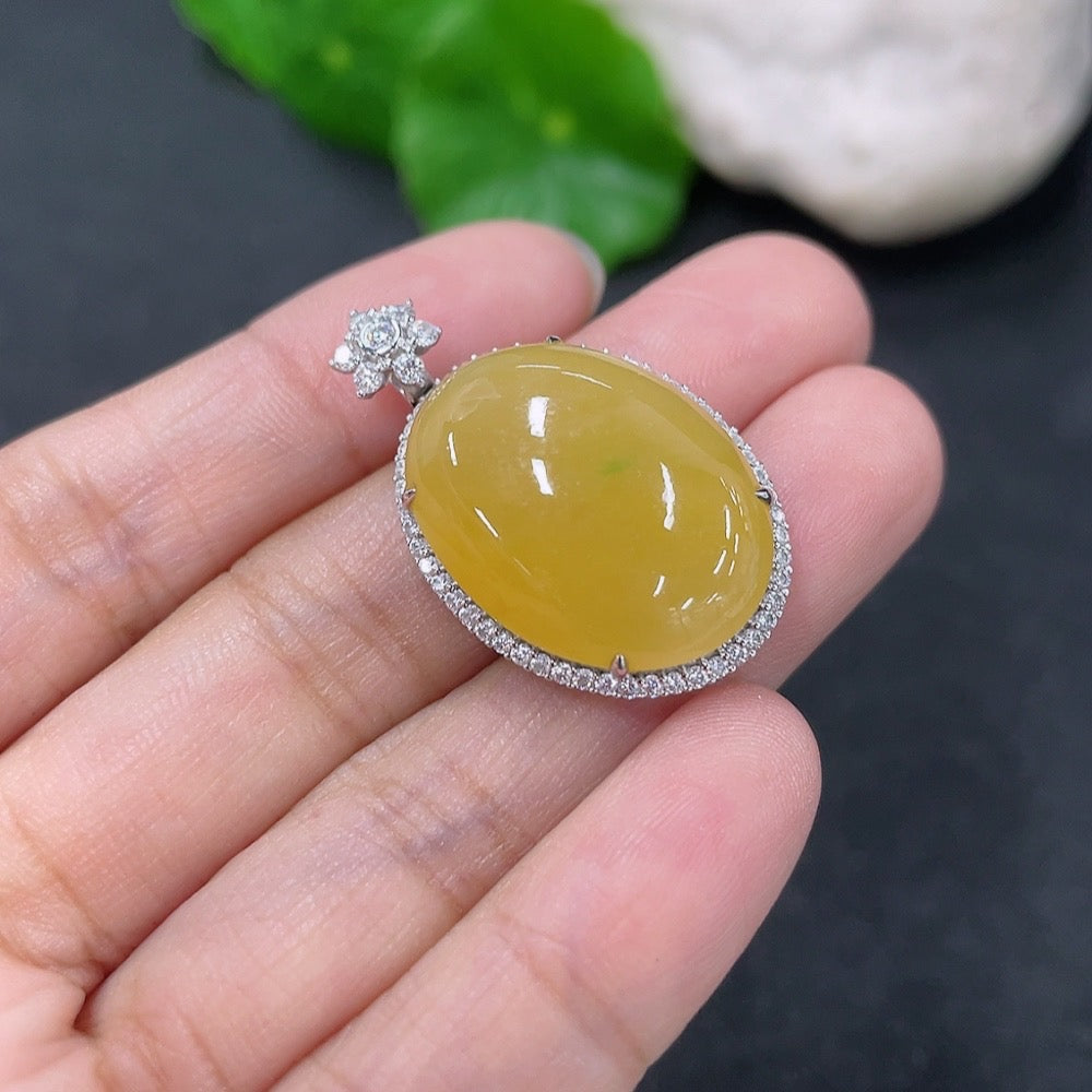 Jadeite inlaid cabochon pendant 18k total weight approx. 7.78g color origin undetermined non-diamond