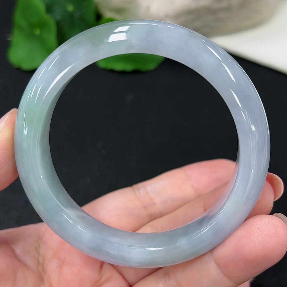 Jadeite round bracelet with size 56.1 and weight 59.2g, featuring smooth, polished jade stones from HKHQ.