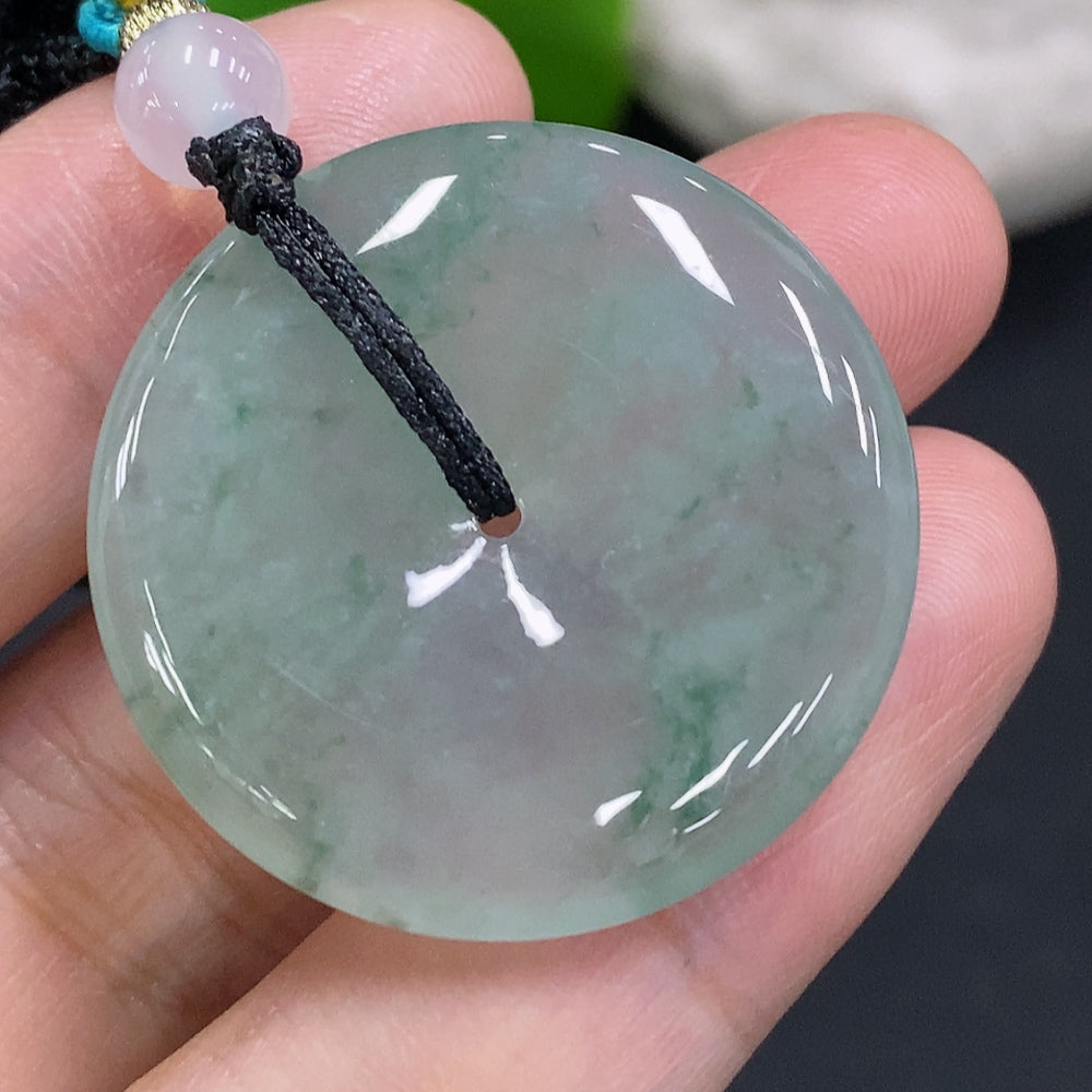 Jadeite Peace Knot, total weight including rope approximately 12.5g