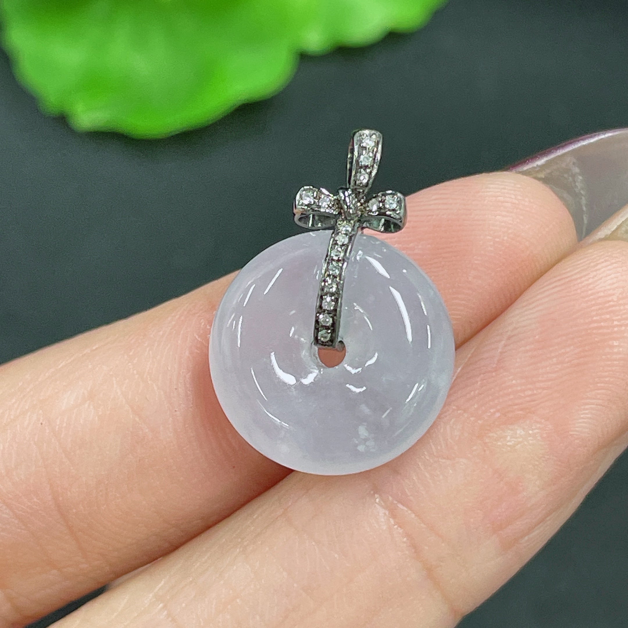 Jadeite Pendant 18k Gold Inlaid with Diamonds Total Weight Approx. 3.46g