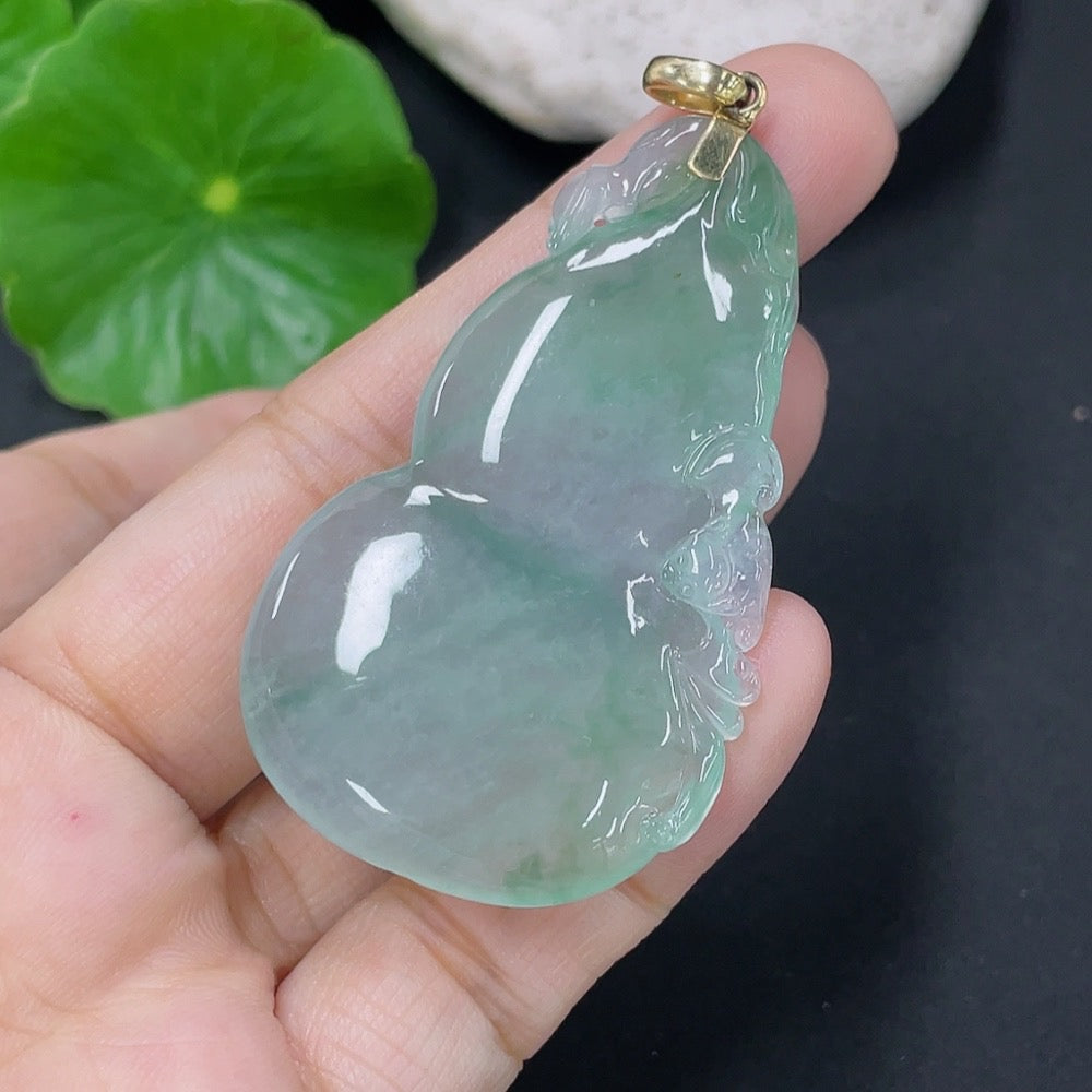 Jadeite Pendant Gourd with 18K Bail Total Weight Approx. 14.92g