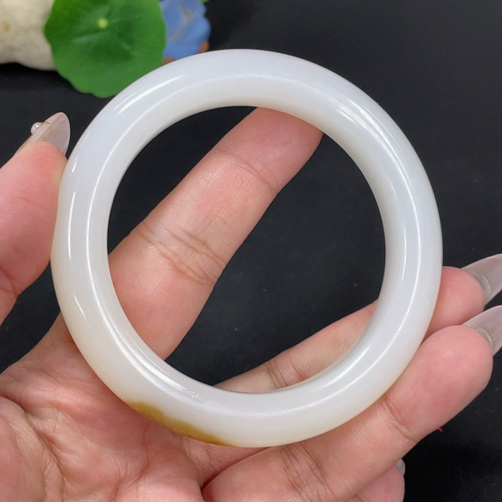 Hetian Jade Round Bracelet Size 57.9 Total Weight Approx. 63.9g Undetermined Skin Color Origin