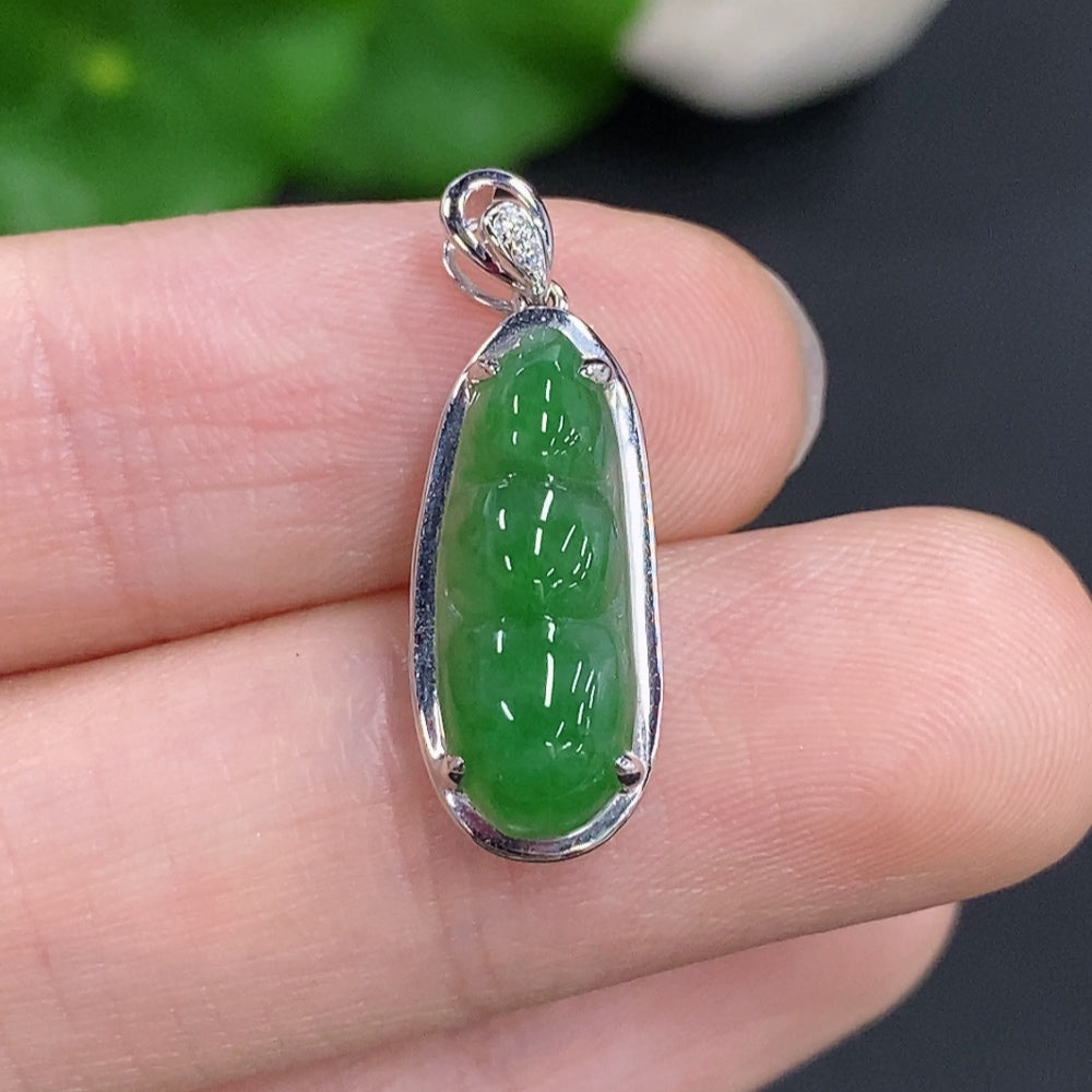 Jadeite Lucky Bean Pendant in 18K Gold (with Diamond Accents)