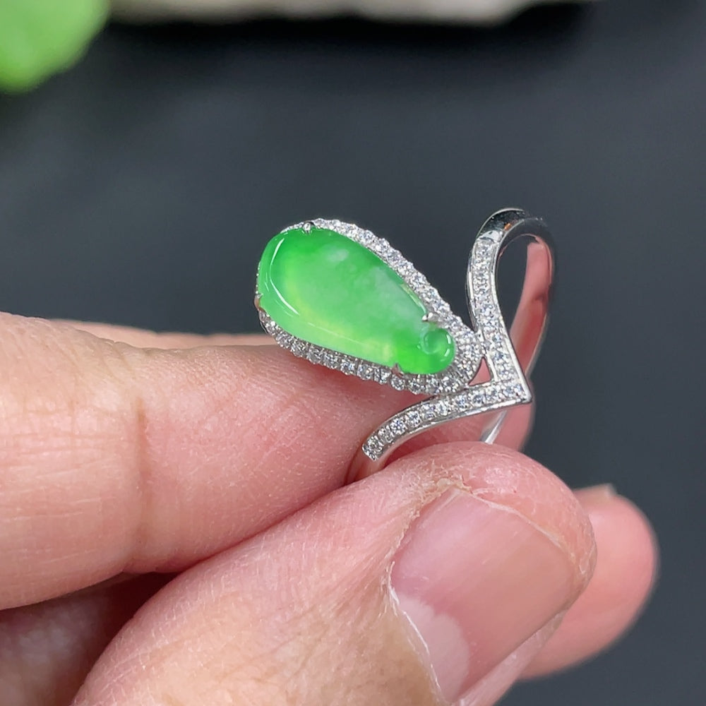 Jadeite Auspicious Gourd Inlaid Ring with Approximately 36% Au Content, Non-Diamond, Size 18, Total Weight Approximately 2.29g
