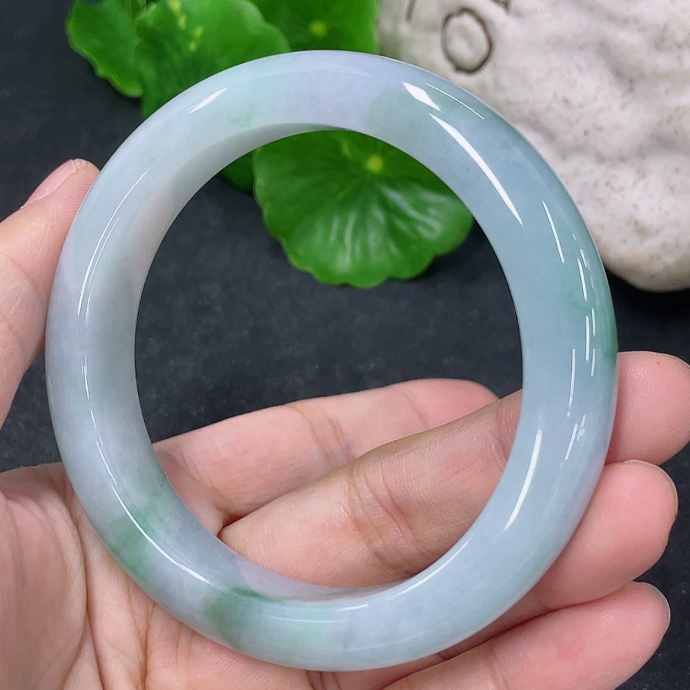Jadeite round bracelet with a 54.3mm size and 57.3g weight, featuring smooth green jade beads, by HKHQ.
