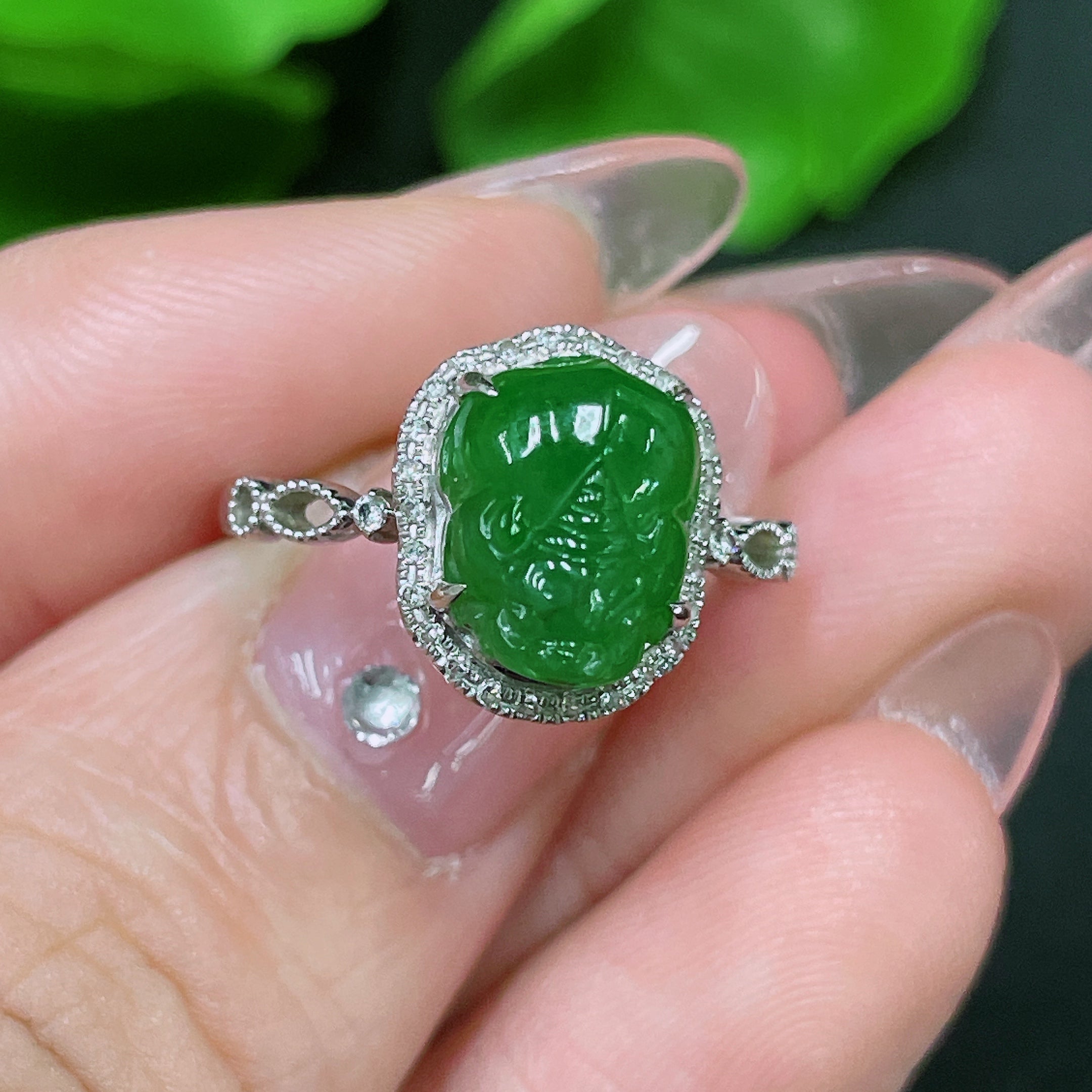 Jadeite Pixiu inlaid ring 18K gold size 13 total weight approx. 2.2g (with diamond accents)