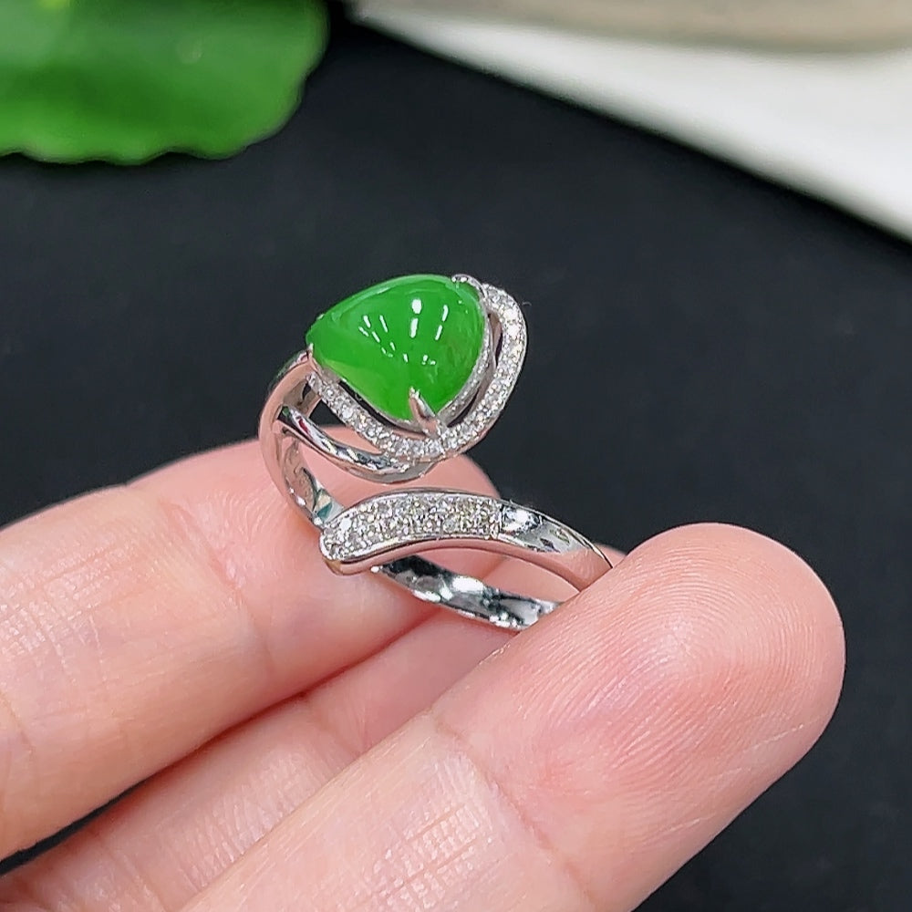 Jadeite inlaid ring18K gold (with diamond accents)