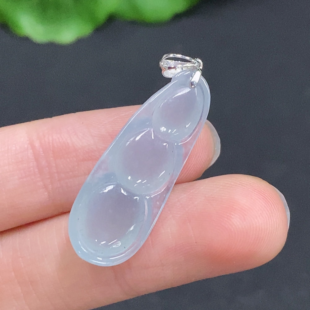 Jadeite Lucky Bean Pendant with 18K Gold Clasp, Total Weight Approximately 3.5g