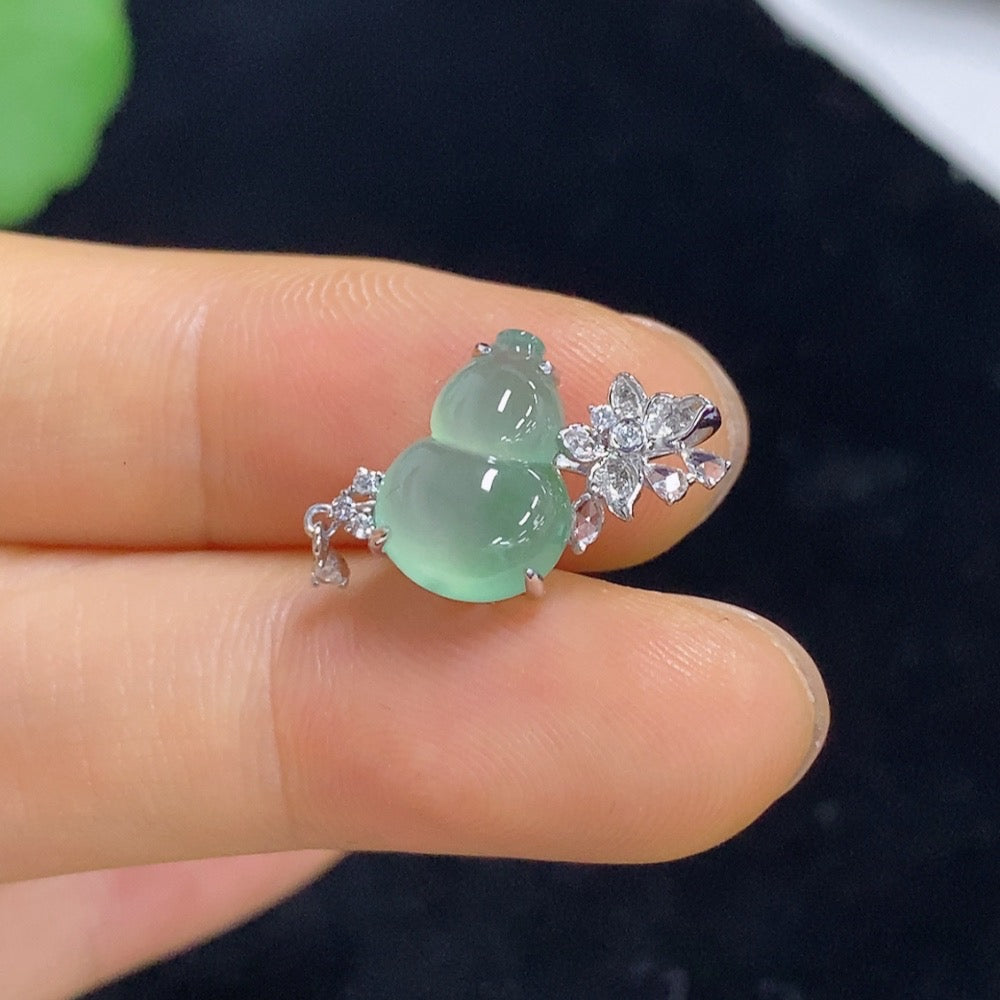 Jadeite Gourd Inlaid Pendant 18k with Diamond Accent Total Weight Approximately 1.36g