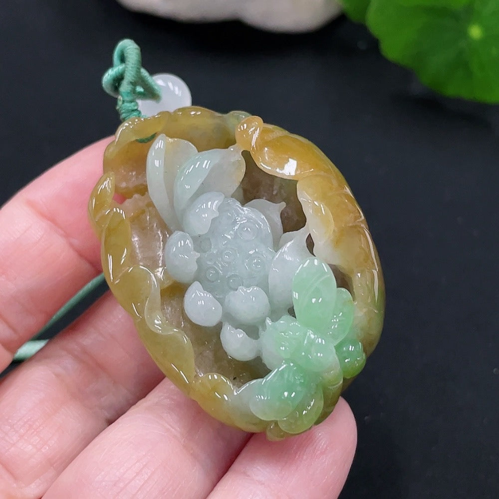 Jadeite Lotus Pendant Total Weight Approx. 45.3g Including Rope Weight Color Origin Undetermined Beads Not Grade A