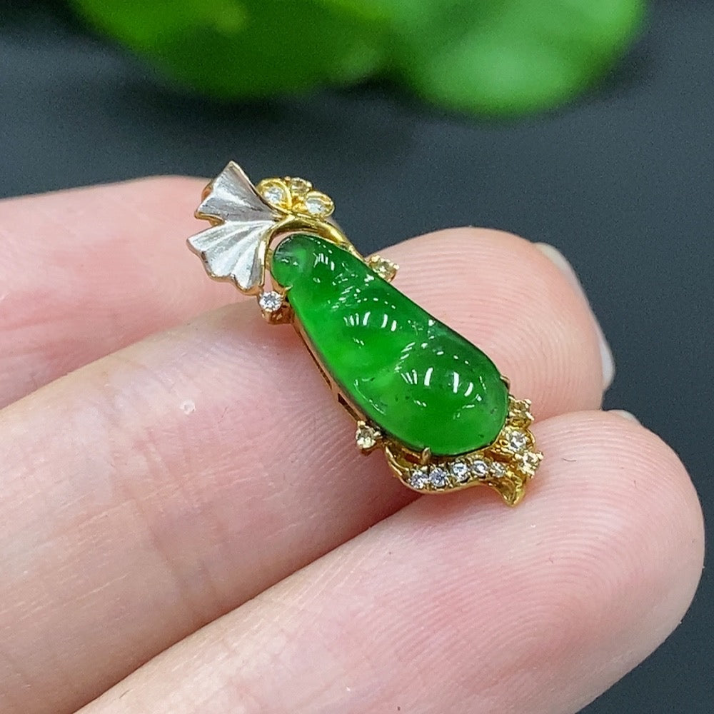 Jadeite Blessing Bean Pendant (35% Gold Content, Total Weight 1g)