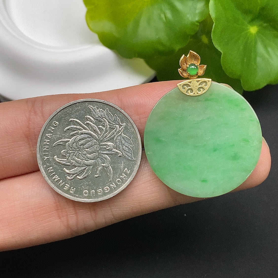Jadeite plain pendant with 18k gold setting, showcasing a smooth jade piece, weighing approximately 5.51g, by HKHQ.
