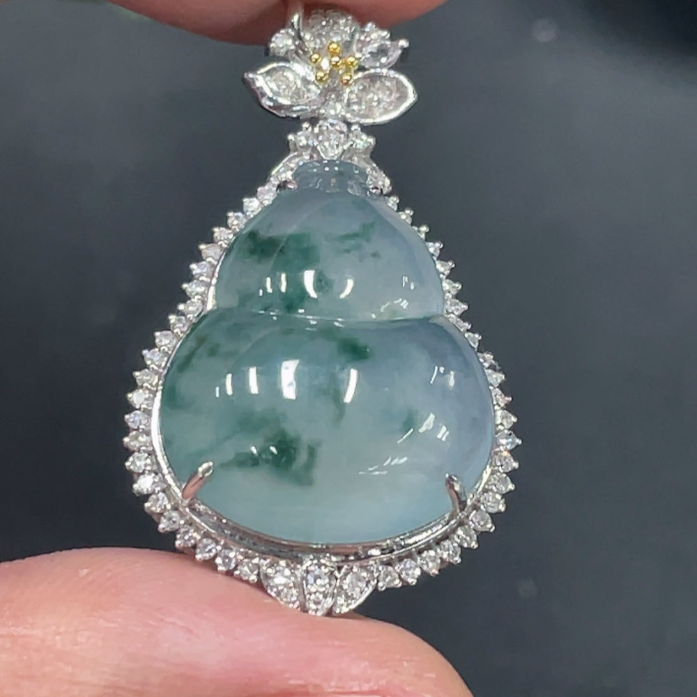 Jadeite gourd inlay piece 18k gold inlaid total weight about 4.95g