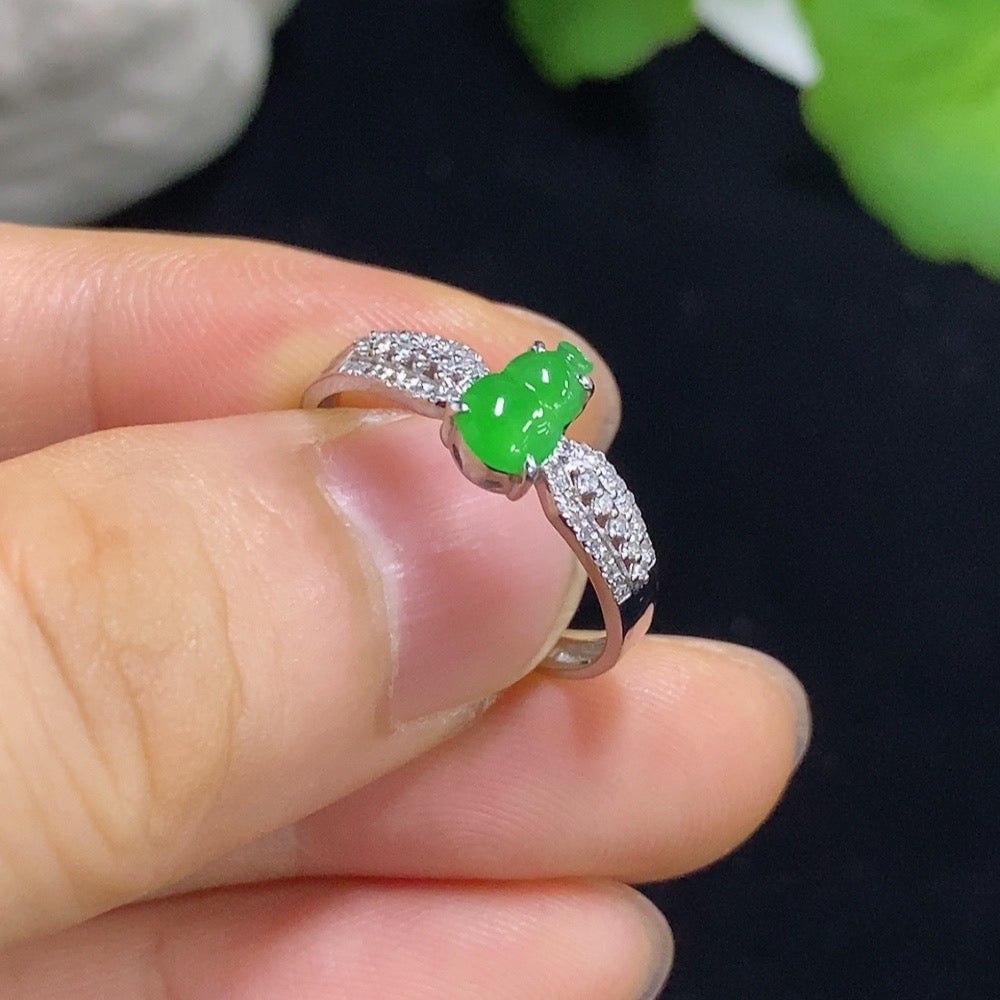 Jadeite Gourd Inlay Ring 18k with Diamond Accents