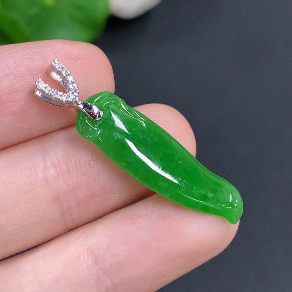 Jadeite Blessing Melon Pendant with 18K Gold Clasp, Set with Diamonds