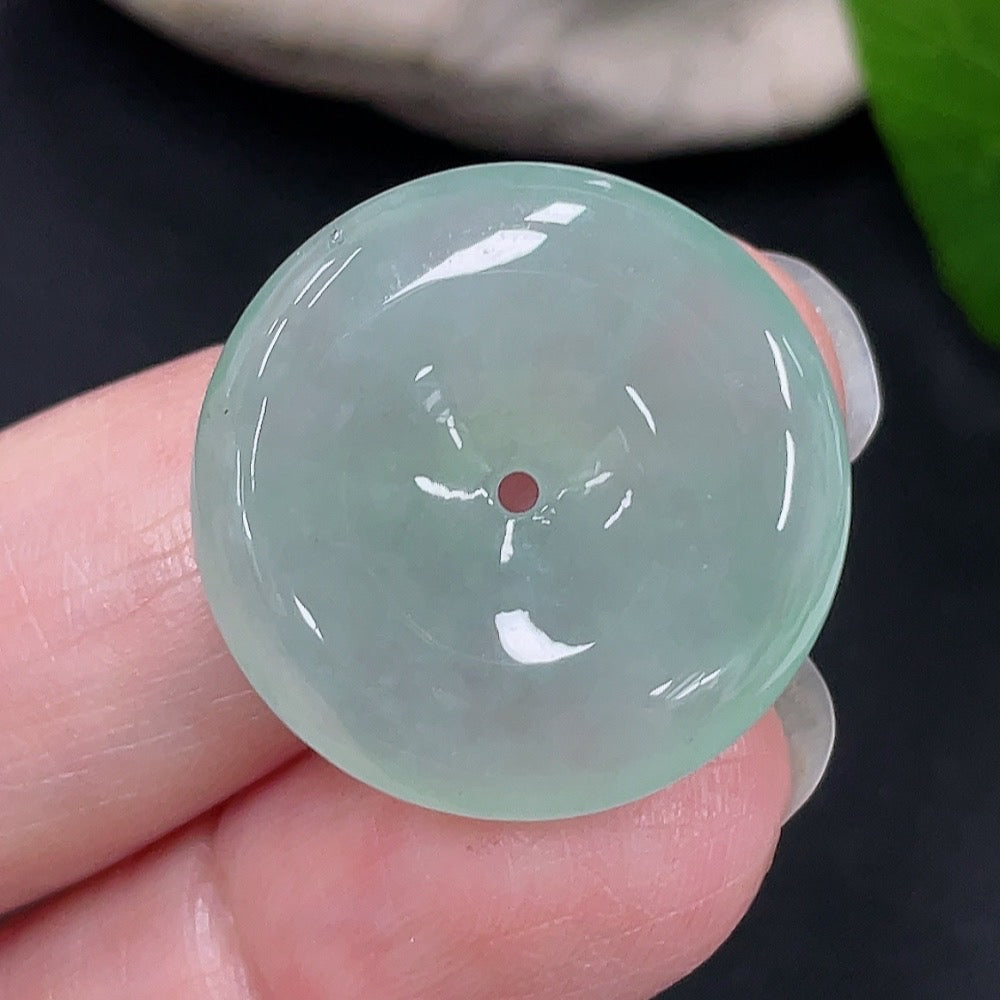 Jadeite Peace Knot Pendant Total Weight Approx. 6.1g