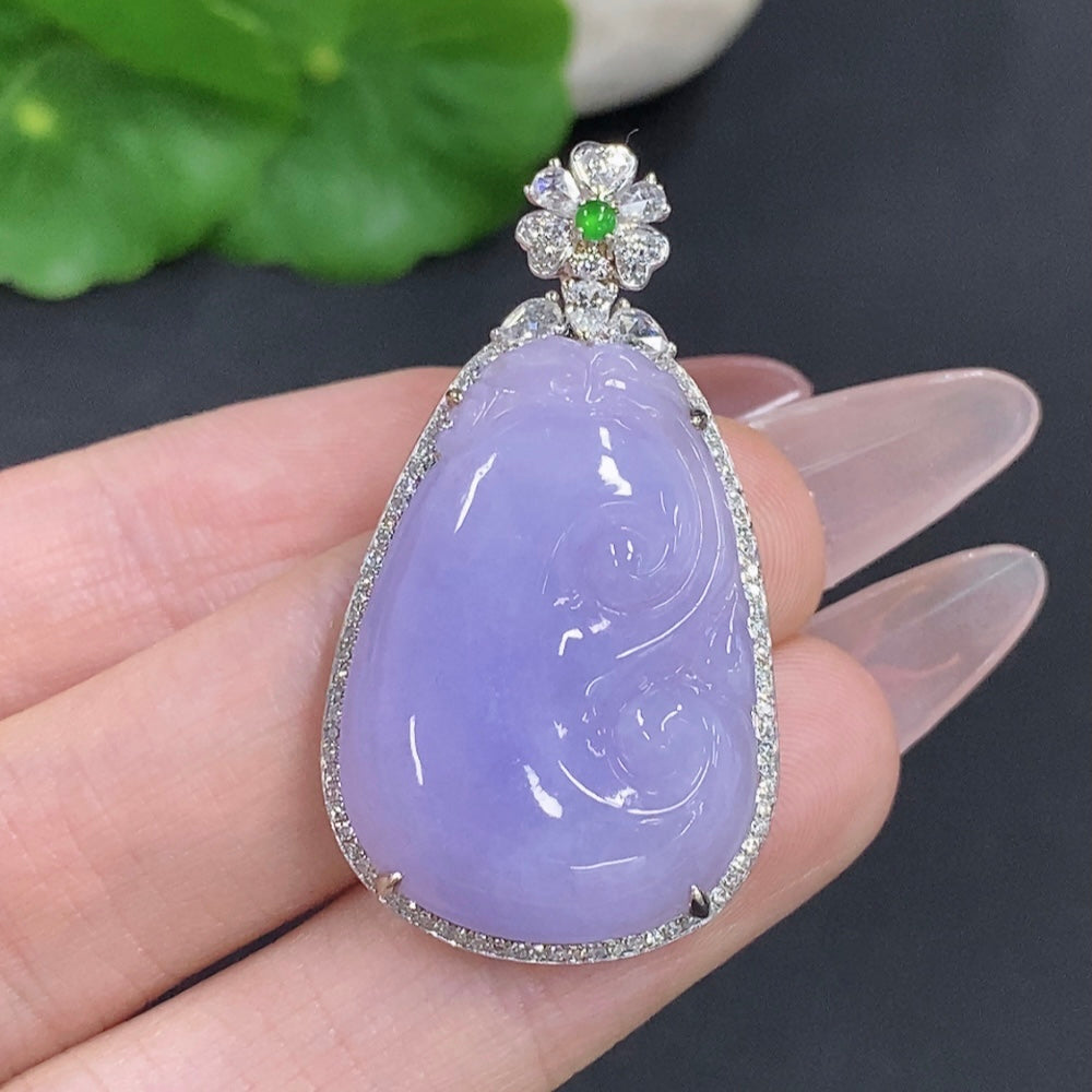 Jadeite Ruyi Pendant 18k Gold Total Weight Approx. 10g with Diamond Accents