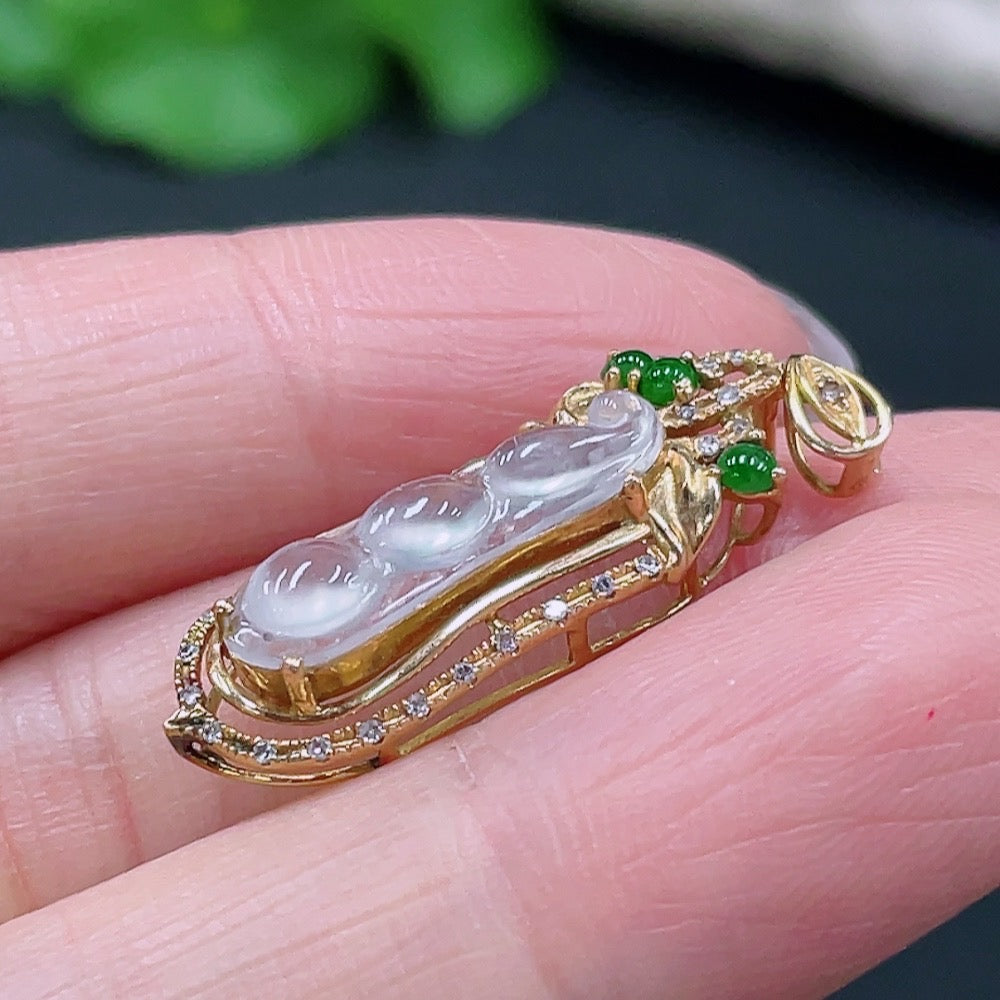 Jadeite Blessing Bean Inlaid Pendant 18K Gold Total Weight Approx. 2.24g