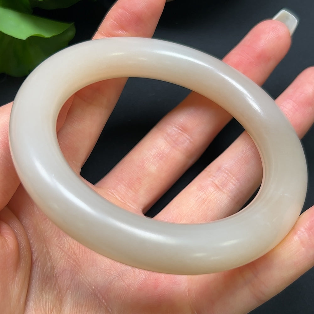 Hetian Jade Round Bangle