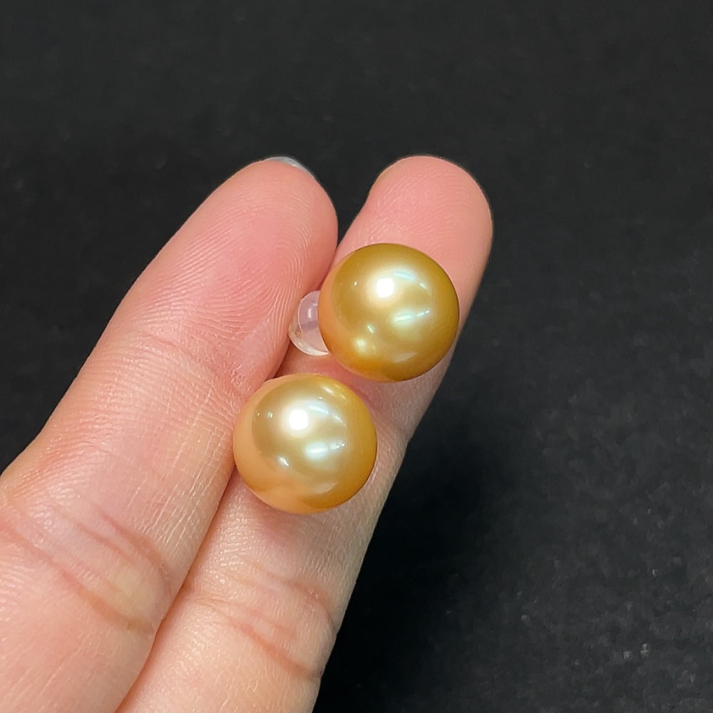 Seawater Pearl Earrings, Color Origin Undetermined, 18K Gold, with Box