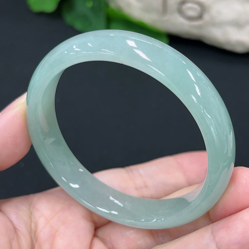 Jadeite Round Bangle