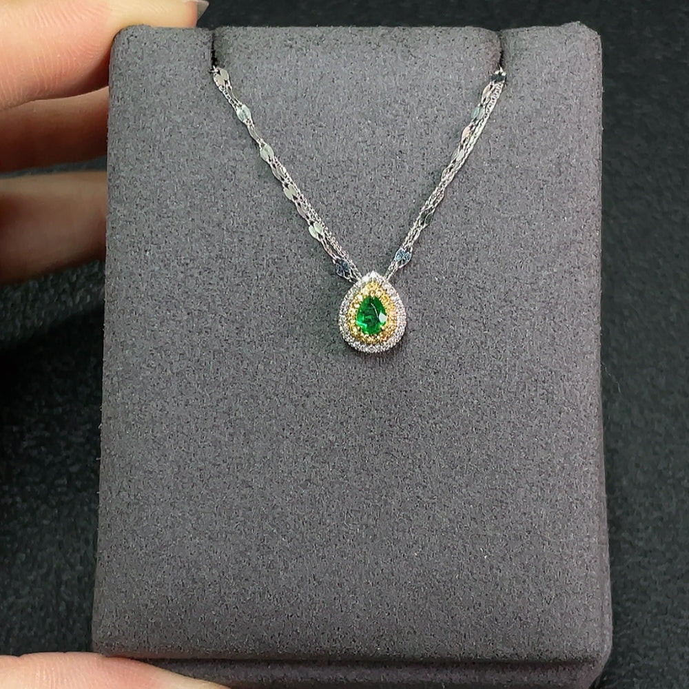18K Gold Emerald Pendant Clarity Optimized with Diamond Accents (Colorless)